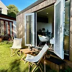 Redland Retreat, Cosy Garden Studio For 2