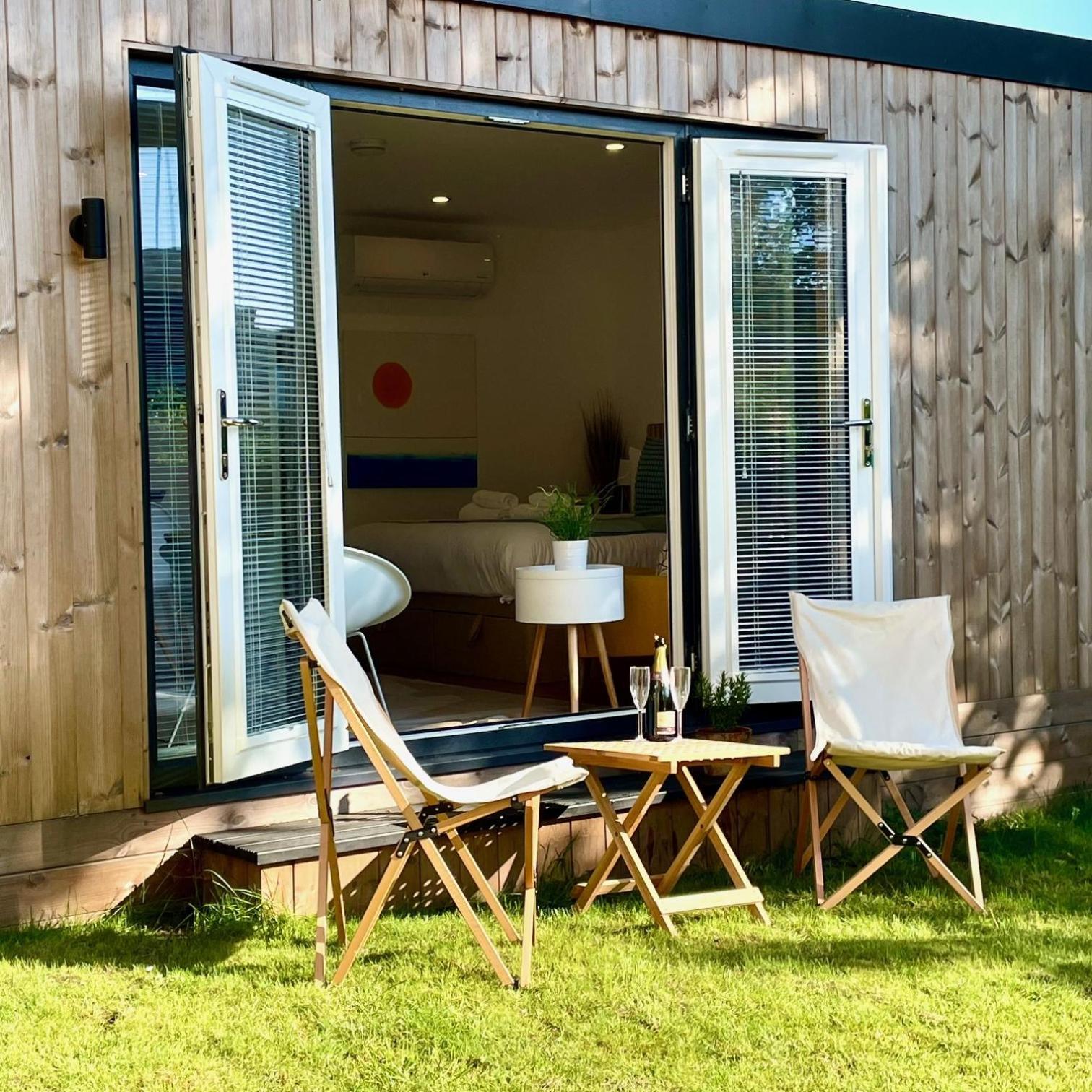Redland Retreat, Cosy Garden For 2 Appartement